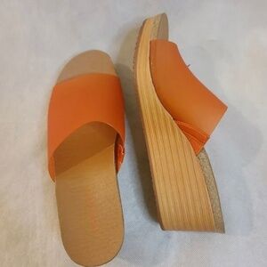 Baretraps Women’s Yalissa Wedge Slide Sandal Olin Orange Size 9.